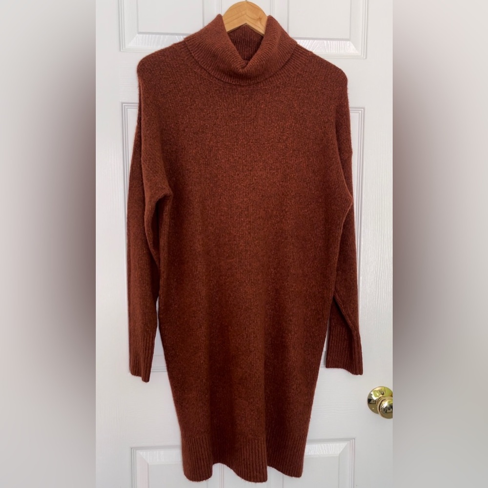 Nw/oT- Adrienne Vittadini long sleeve sweater dress